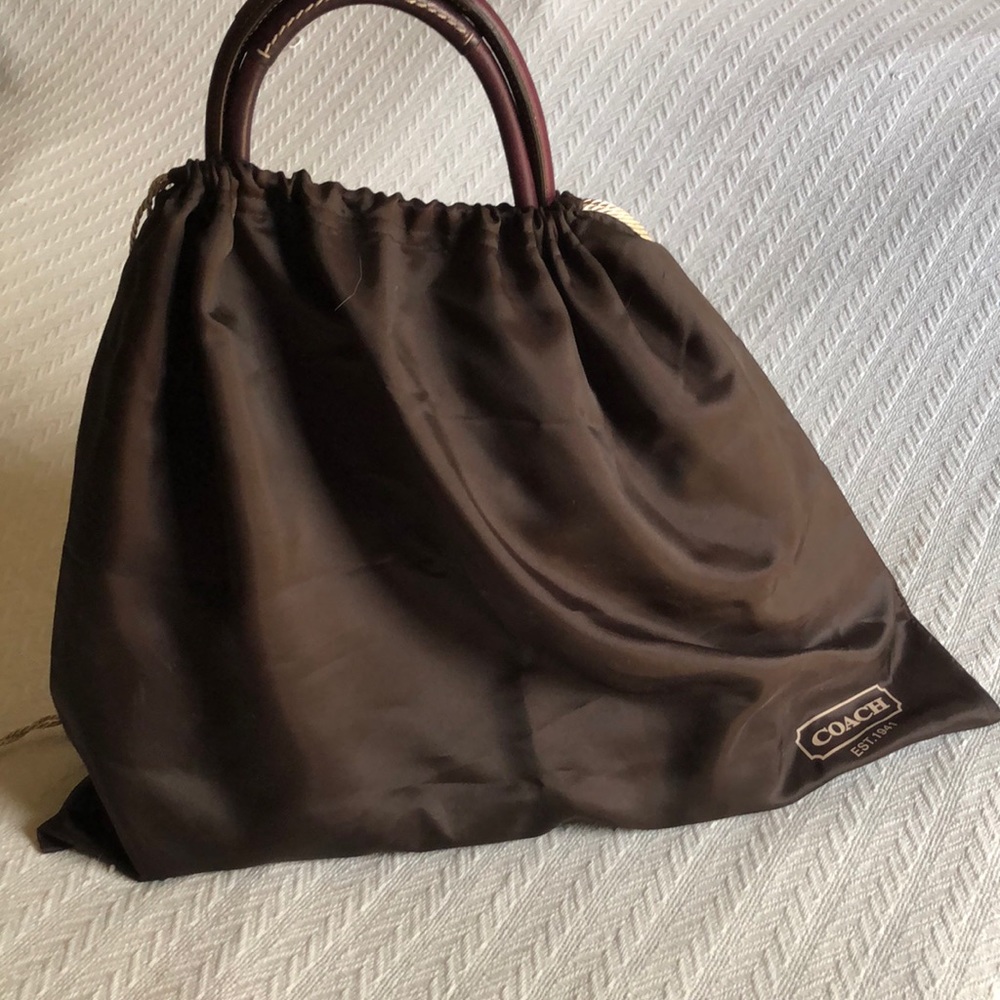 Beautiful Coach Satchel with Scarf and dust cover - Picture 8 of 8